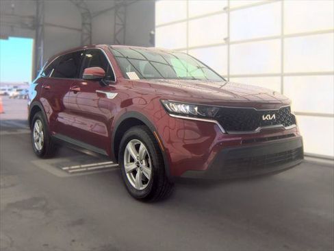 Used 2022 Kia Sorento LX FWD image 4