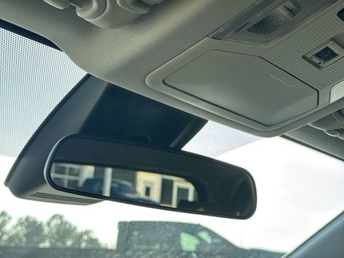 Used 2025 Toyota RAV4 XLE image 27