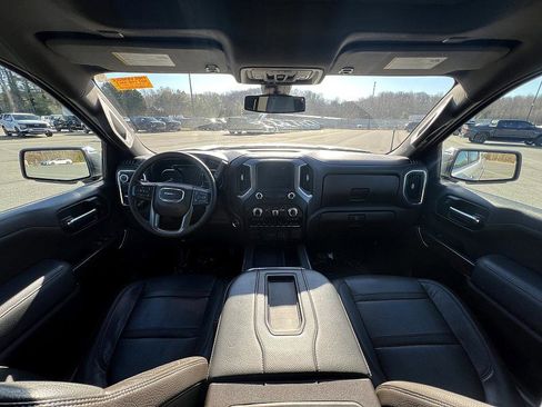 Used 2022 GMC Sierra 1500 Denali w/ Denali Premium Package image 11