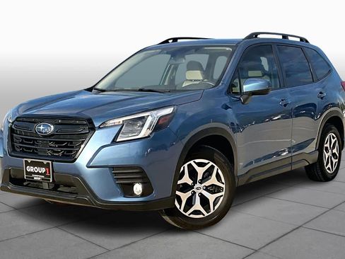 Used 2023 Subaru Forester Premium image 1