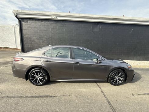 Used 2023 Toyota Camry SE w/ Cold Weather Package image 3