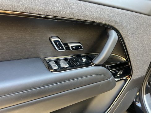 Used 2023 Land Rover Range Rover Sport SE Dynamic image 12