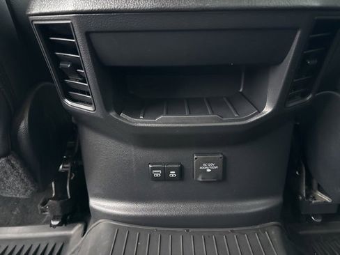 Used 2024 Toyota Tundra Limited image 32