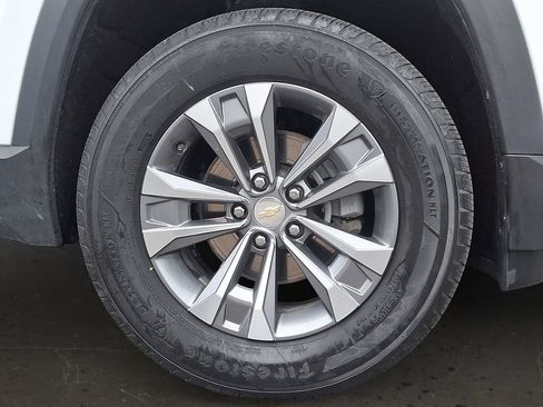Used 2025 Chevrolet Equinox LT FWD image 9