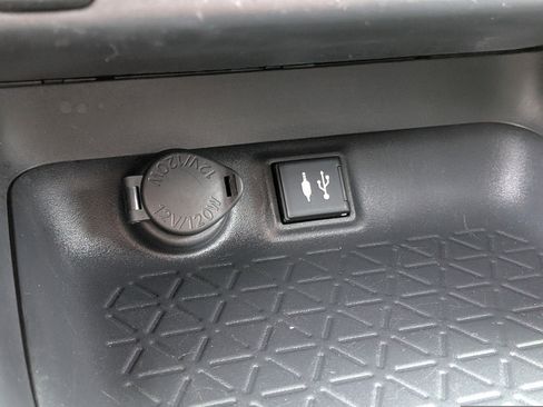 Used 2019 Toyota RAV4 XLE w/ Convenience Package image 32