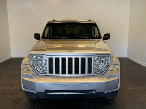 Used 2008 Jeep Liberty Sport w/ Popular Equipment Group AWD/4WD image 2