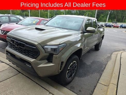 Used 2026 Toyota Tacoma TRD Sport AWD/4WD image 2