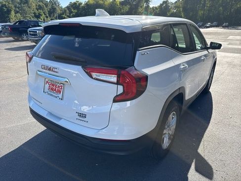 Used 2024 GMC Terrain SLE image 5
