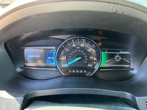 Used 2018 Ford Explorer XLT w/ Equipment Group 201A AWD/4WD image 14