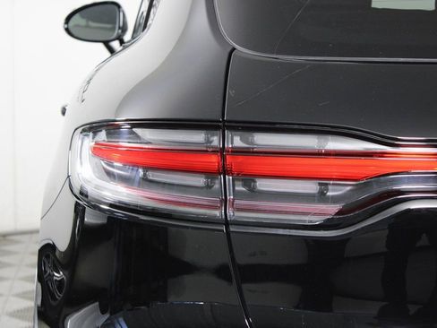 Certified 2026 Porsche Macan AWD/4WD image 12