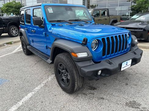 Used 2024 Jeep Wrangler Unlimited Sport AWD/4WD image 7