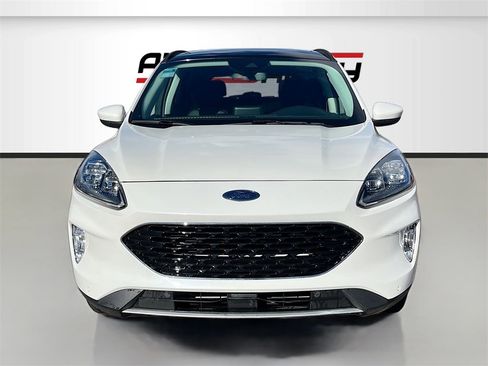 Used 2022 Ford Escape Titanium w/ Class II Trailer Tow Package image 2