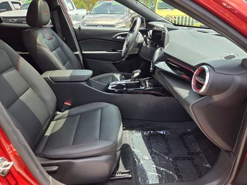 Used 2024 Chevrolet Trax RS w/ Sunroof Package FWD image 16