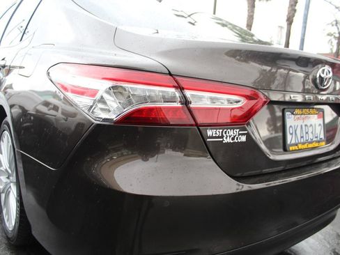 Used 2019 Toyota Camry XLE w/ Driver Assist Package image 17