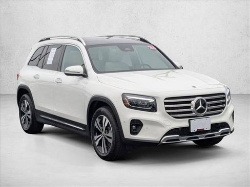 Used 2026 Mercedes-Benz GLB 250 image 3