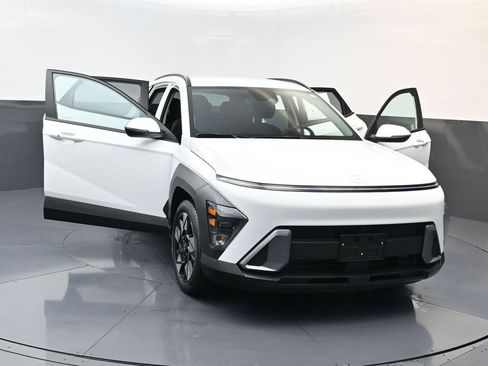 Certified 2025 Hyundai Kona SEL image 22