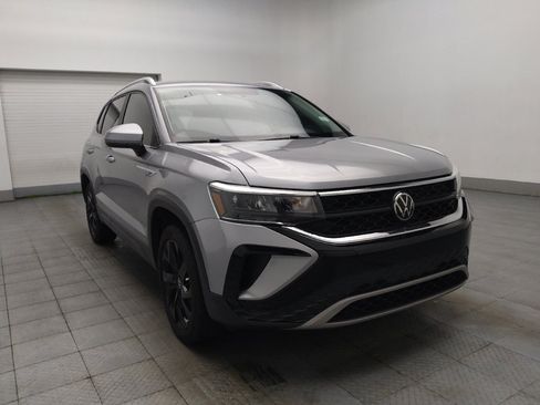 Used 2022 Volkswagen Taos SE FWD image 13