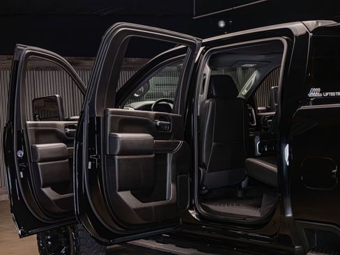 Used 2022 Chevrolet Silverado 2500 LTZ w/ LTZ Plus Package AWD/4WD image 31