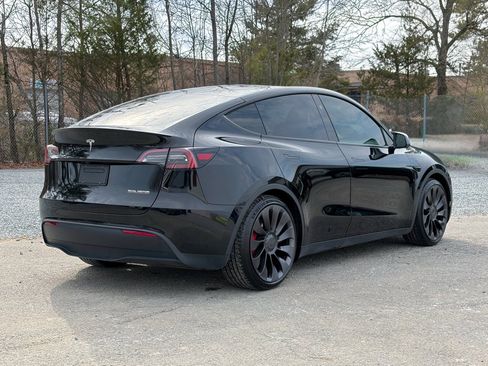 Used 2023 Tesla Model Y Performance image 3