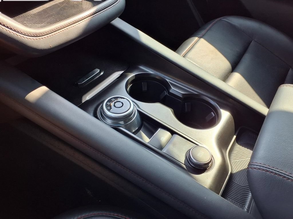 Used 2025 Ford Explorer Active RWD image 13