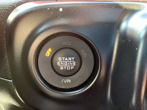 Used 2021 Jeep Gladiator Rubicon AWD/4WD image 22