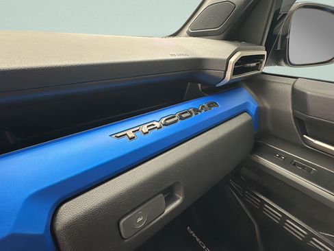 Used 2025 Toyota Tacoma TRD Sport w/ TRD Sport Upgrade Package AWD/4WD image 21