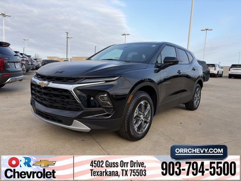 Used 2025 Chevrolet Blazer LT image 1