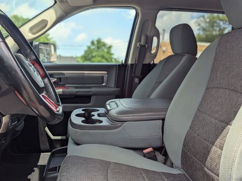 Used 2019 RAM 1500 Big Horn AWD/4WD image 25