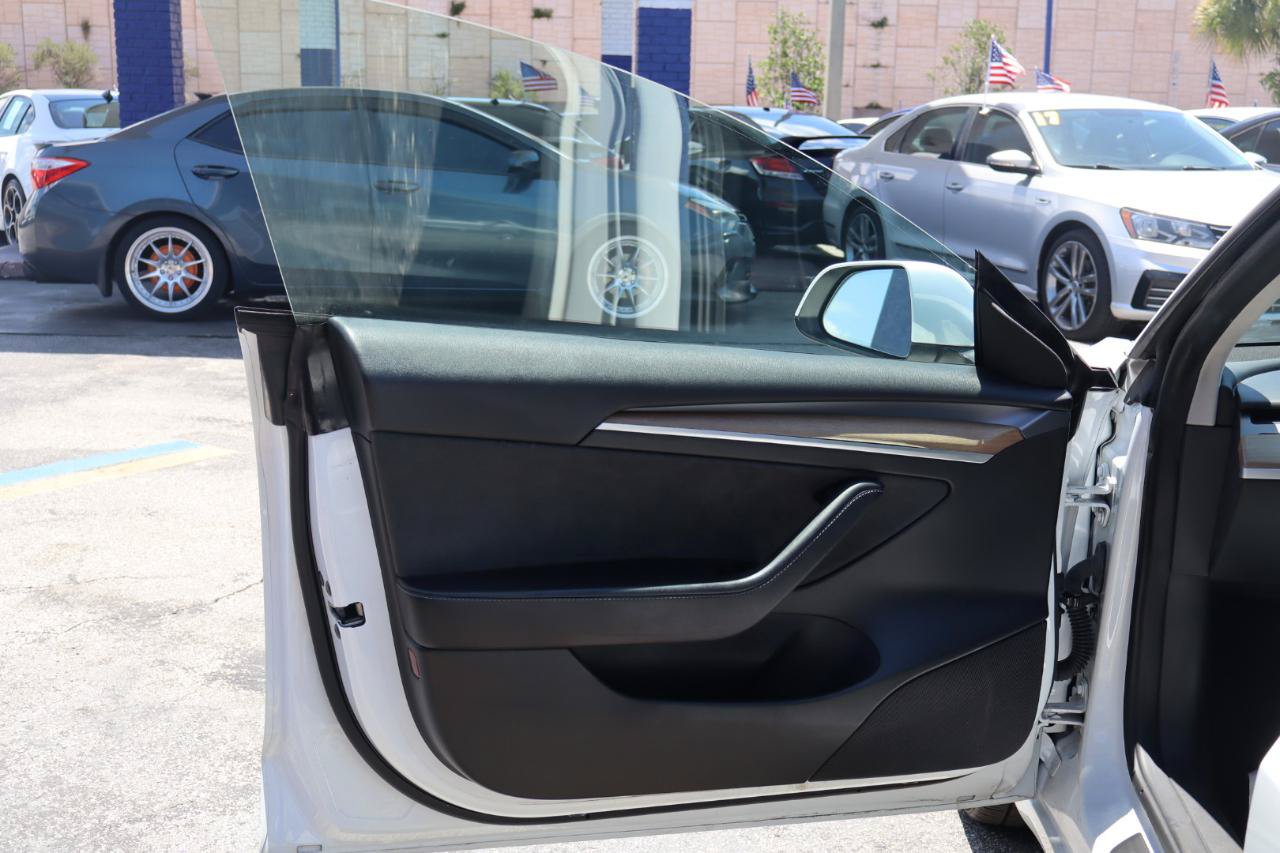 Used 2023 Tesla Model 3 Standard Range RWD image 10