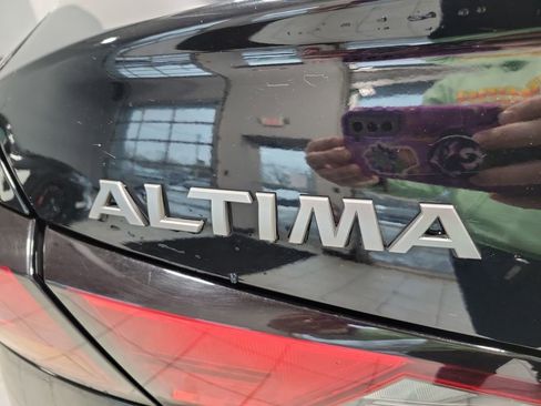 Used 2024 Nissan Altima 2.5 SV image 10