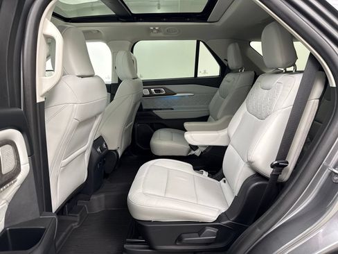 Used 2025 Ford Explorer Platinum w/ Ultimate Package AWD/4WD image 24