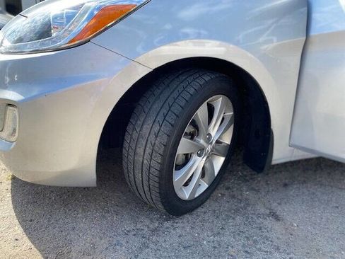 Used 2014 Hyundai Accent SE image 19