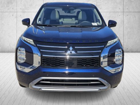 New 2025 Mitsubishi Outlander SE image 2