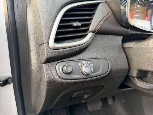 Used 2019 Chevrolet Trax LS image 16