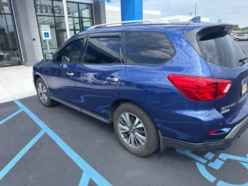 Used 2019 Nissan Pathfinder SL AWD/4WD image 4