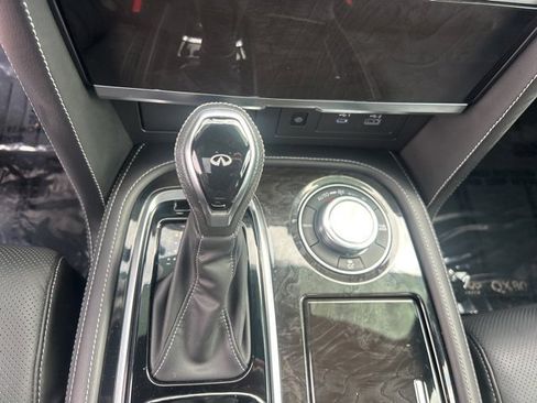 Used 2024 INFINITI QX80 Sensory image 29