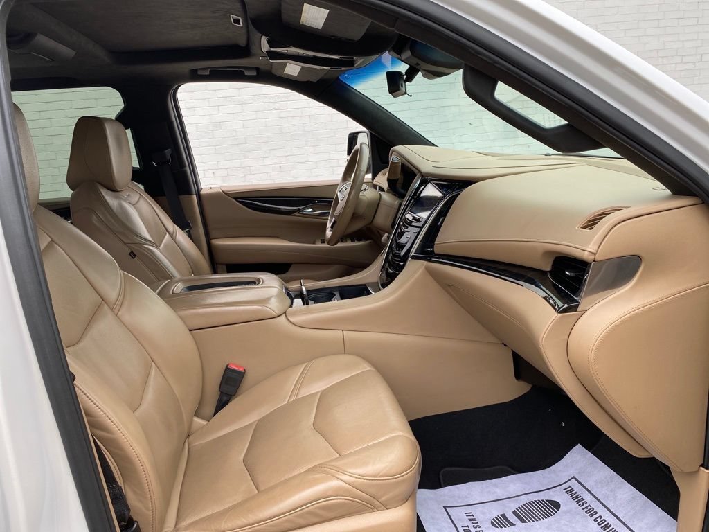 Used 2019 Cadillac Escalade Platinum AWD/4WD image 11