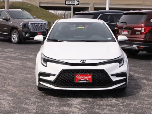 Used 2024 Toyota Corolla SE image 4