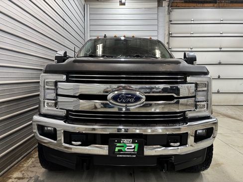 Used 2019 Ford F350 Lariat w/ Lariat Ultimate Package image 2