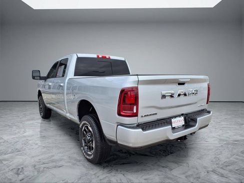 Used 2026 RAM 2500 Laramie AWD/4WD image 5