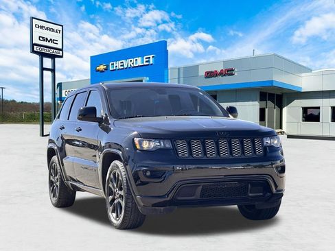 Used 2019 Jeep Grand Cherokee Altitude image 1