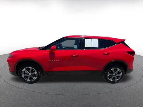 Used 2025 Chevrolet Blazer LT FWD image 9