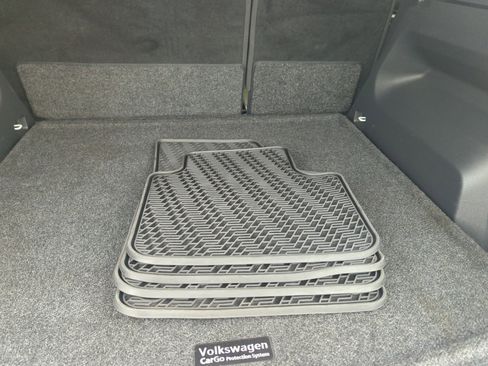 Used 2022 Volkswagen Atlas Cross Sport SEL R-Line image 29