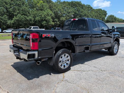 Used 2024 Ford F250 Lariat w/ Chrome Package AWD/4WD image 3