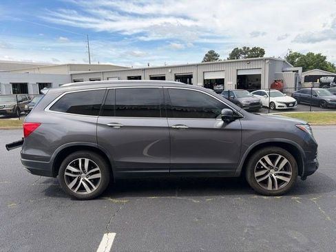 Used 2018 Honda Pilot Touring image 5