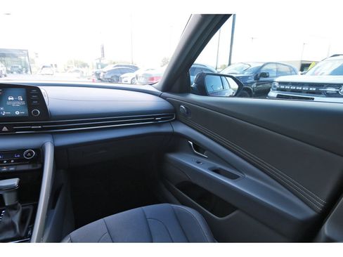 Certified 2025 Hyundai Elantra Sport FWD image 13
