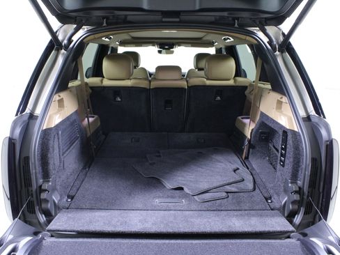 Used 2025 Land Rover Range Rover Long Wheelbase SE image 9