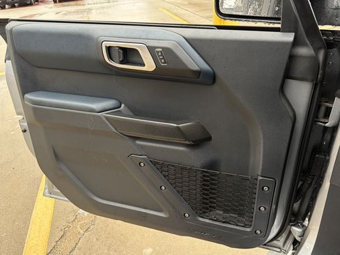 Used 2024 Ford Bronco Outer Banks AWD/4WD image 23