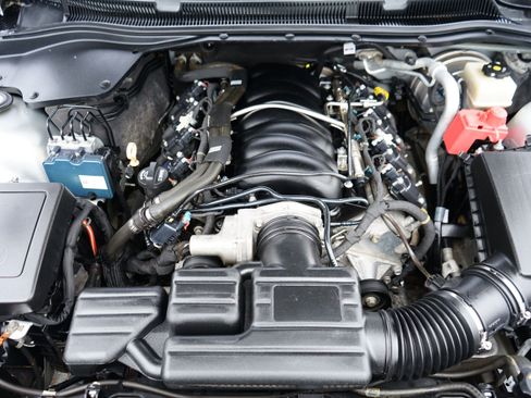 Used 2014 Chevrolet SS RWD image 9