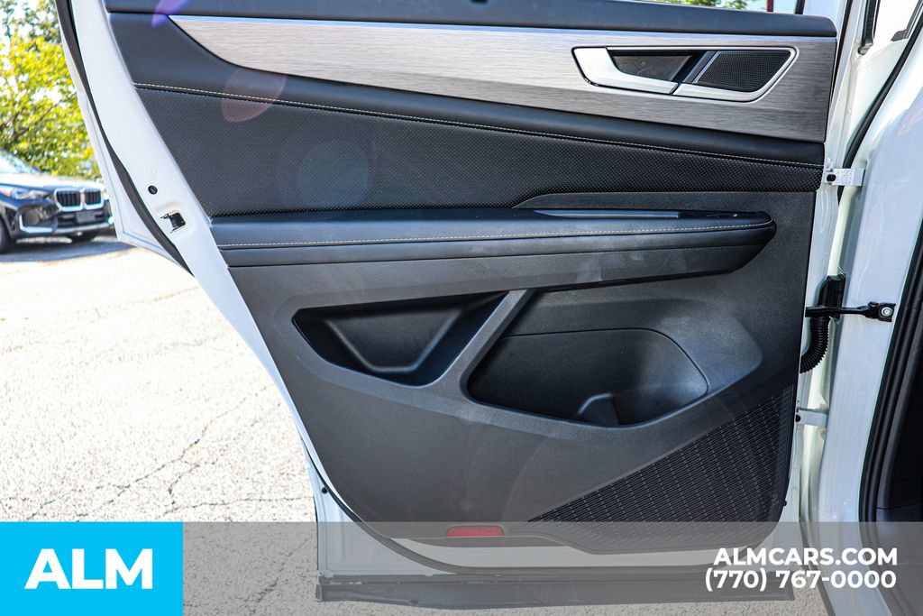 Used 2025 Volkswagen Atlas Cross Sport SE FWD image 49